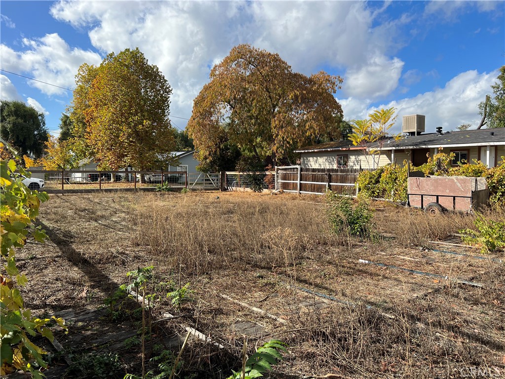 4410 Bush St, Lucerne, CA 95458