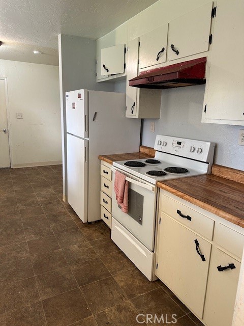 2915 Rancho Vista Dr, Lucerne, CA 95458