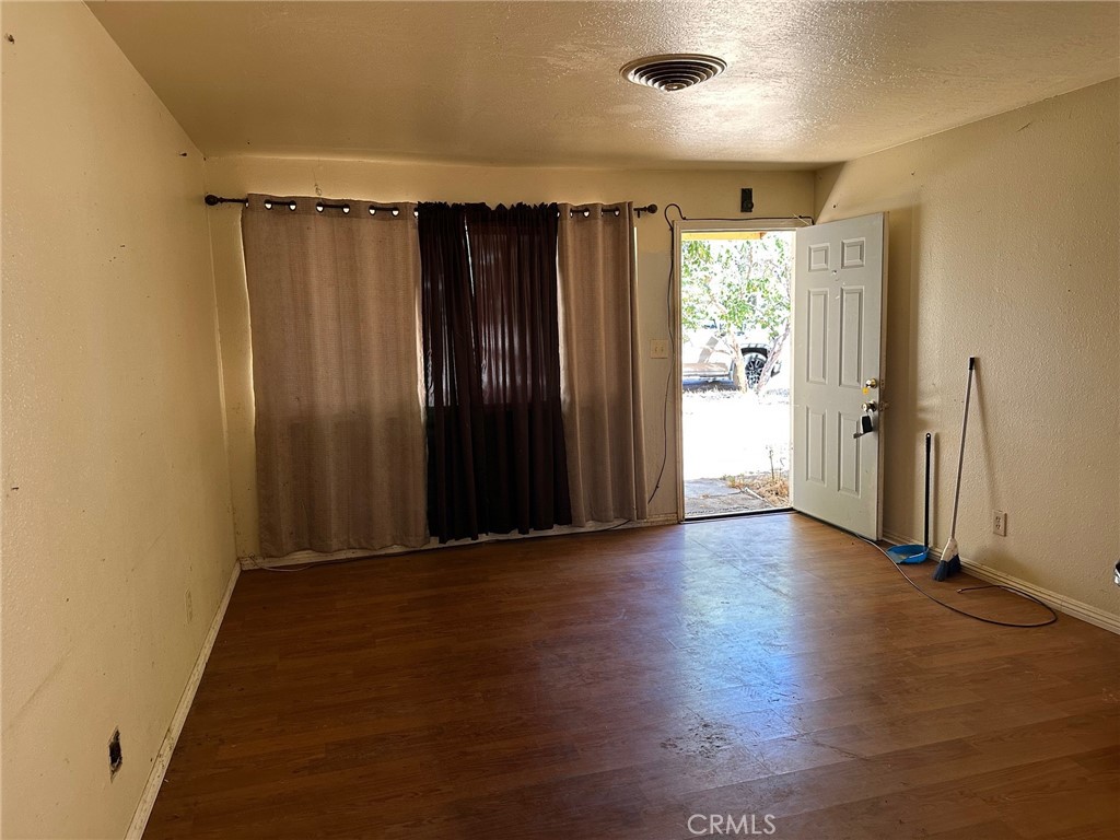 2915 Rancho Vista Dr, Lucerne, CA 95458