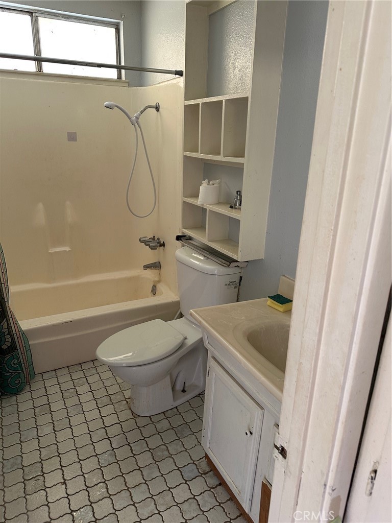 2915 Rancho Vista Dr, Lucerne, CA 95458