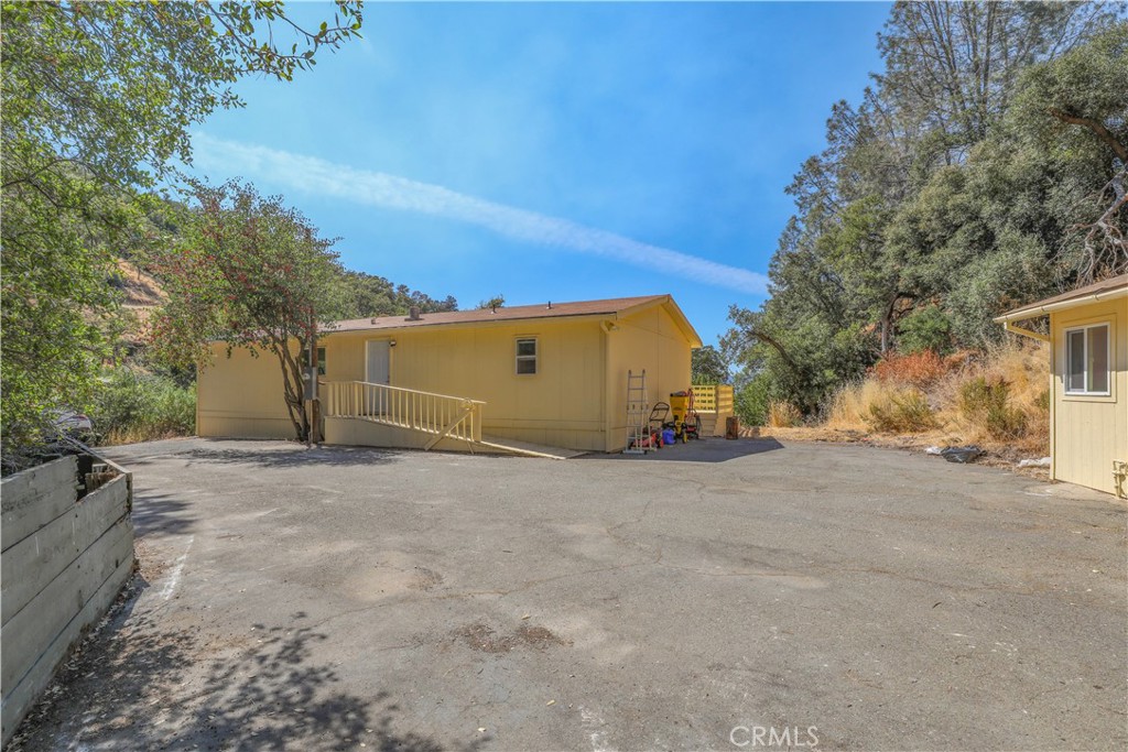 7112 Sonja Lu Ln, Lucerne, CA 95458