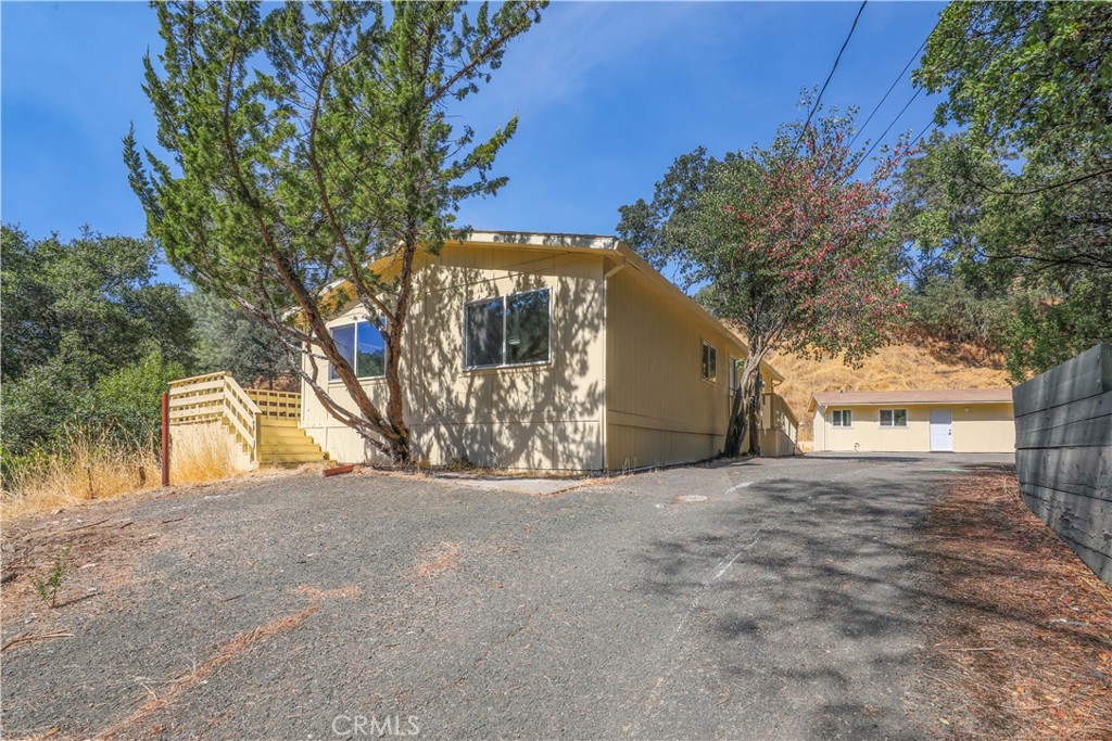 7112 Sonja Lu Ln, Lucerne, CA 95458