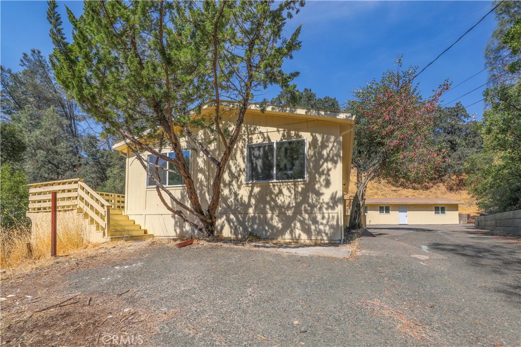 7112 Sonja Lu Ln, Lucerne, CA 95458