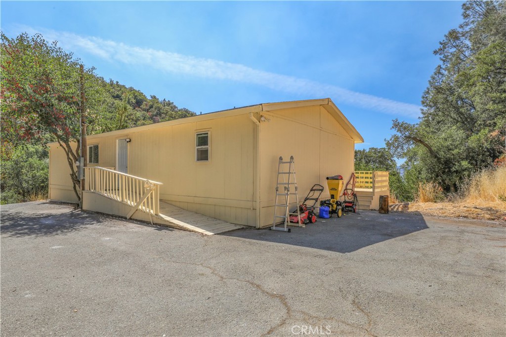 7112 Sonja Lu Ln, Lucerne, CA 95458