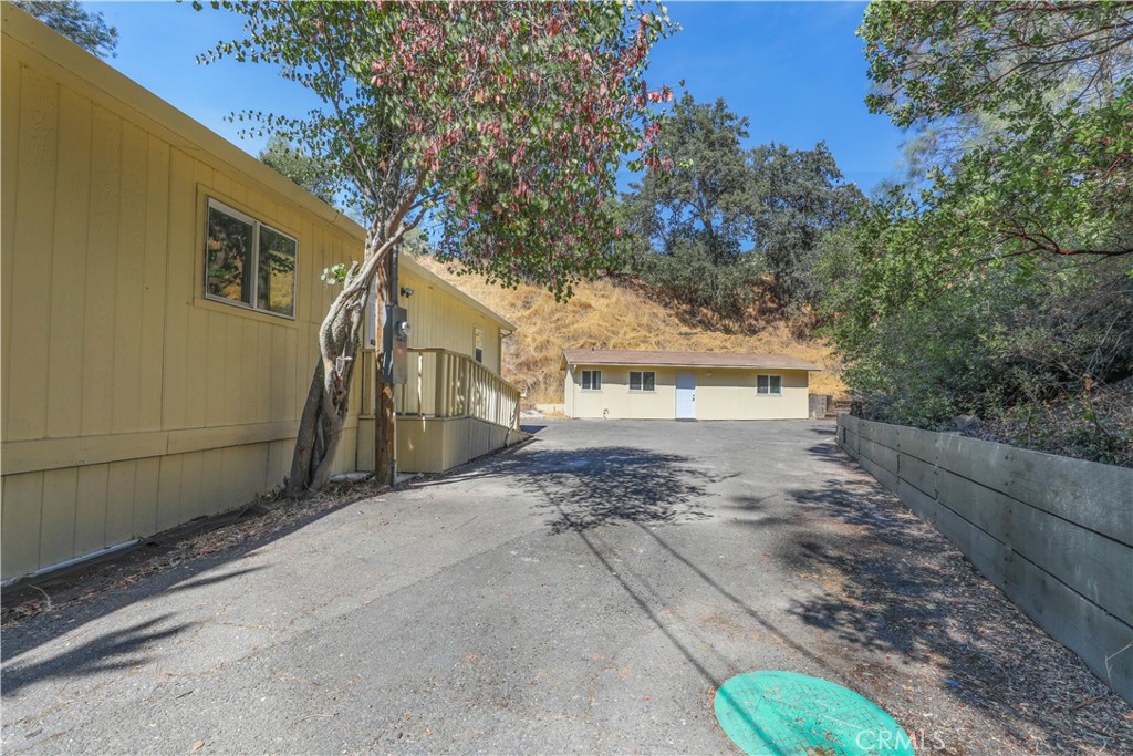 7112 Sonja Lu Ln, Lucerne, CA 95458