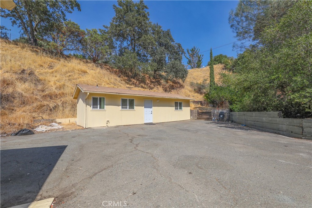 7112 Sonja Lu Ln, Lucerne, CA 95458