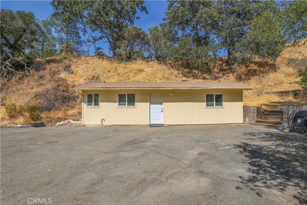7112 Sonja Lu Ln, Lucerne, CA 95458