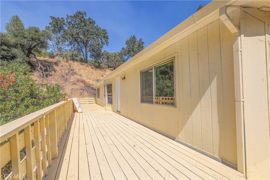 7112 Sonja Lu Ln, Lucerne, CA 95458