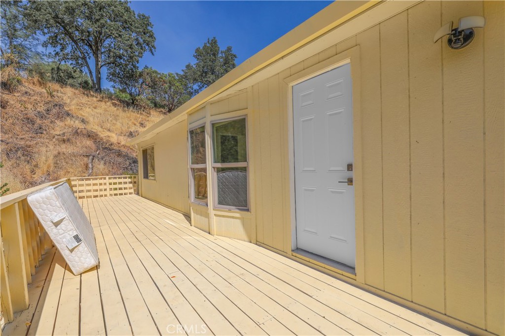 7112 Sonja Lu Ln, Lucerne, CA 95458