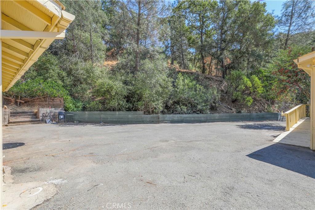 7112 Sonja Lu Ln, Lucerne, CA 95458