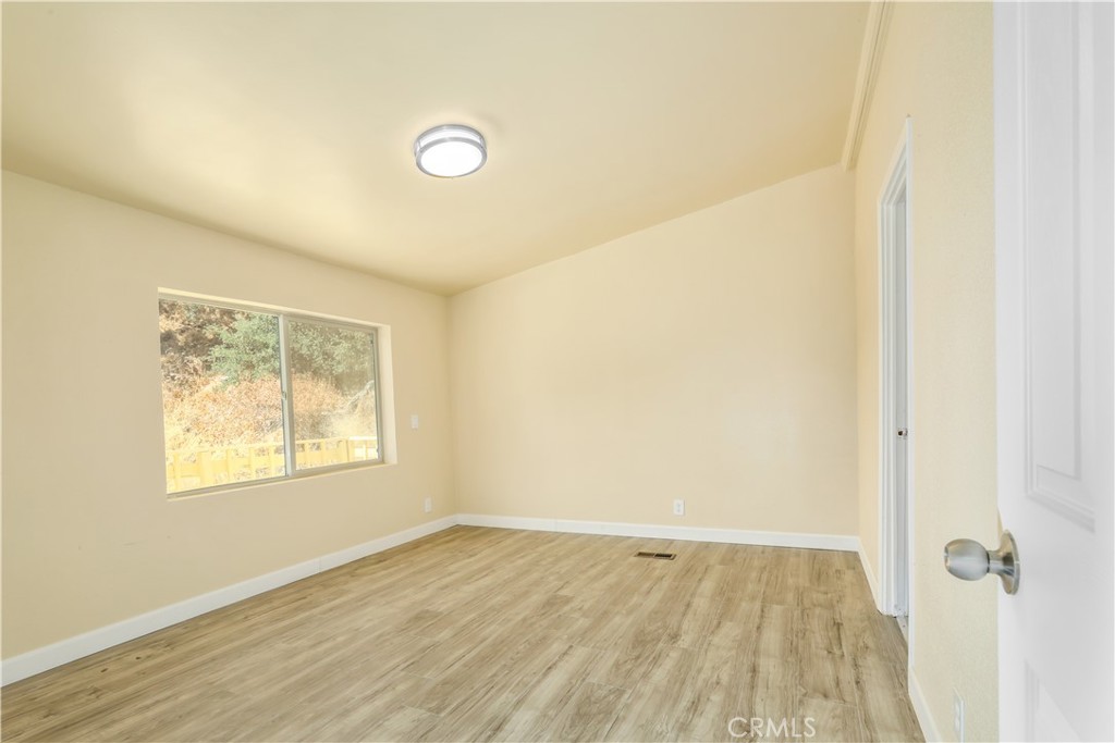 7112 Sonja Lu Ln, Lucerne, CA 95458