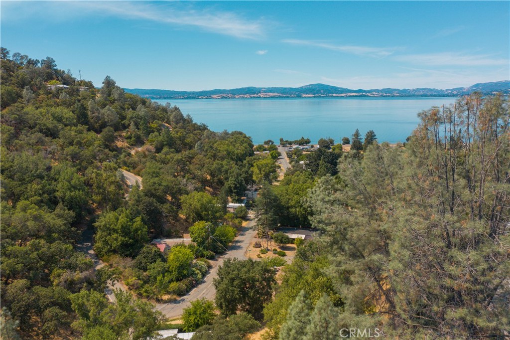 7112 Sonja Lu Ln, Lucerne, CA 95458