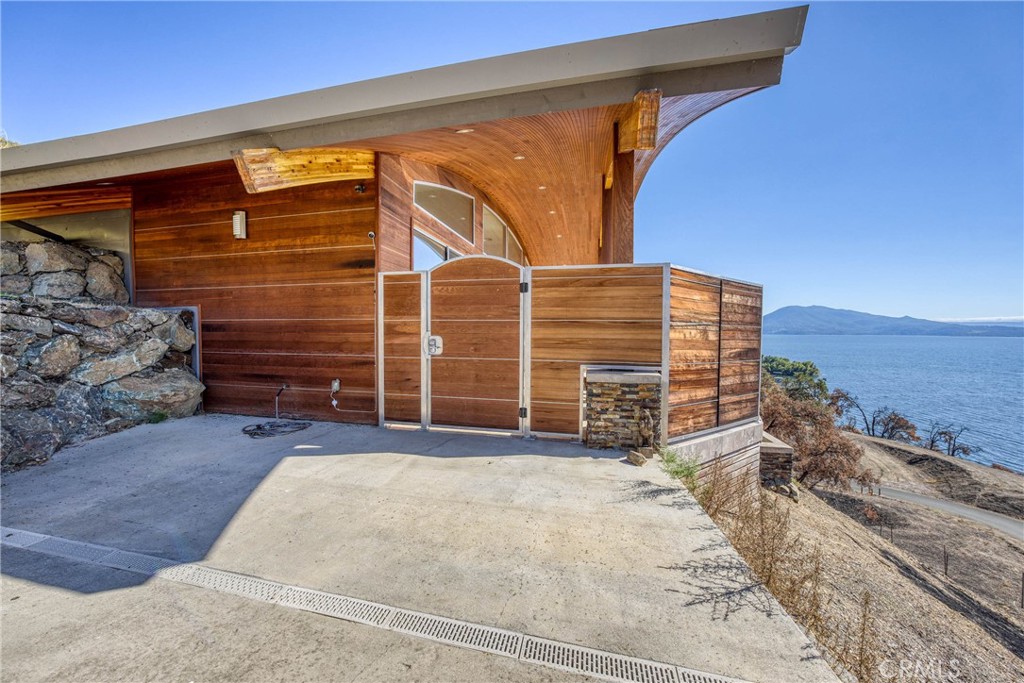 5700 Roland Rd, Lucerne, CA 95458