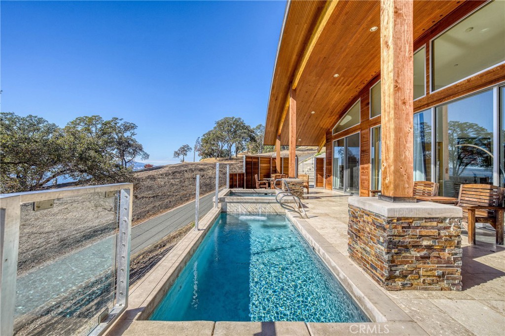 5700 Roland Rd, Lucerne, CA 95458