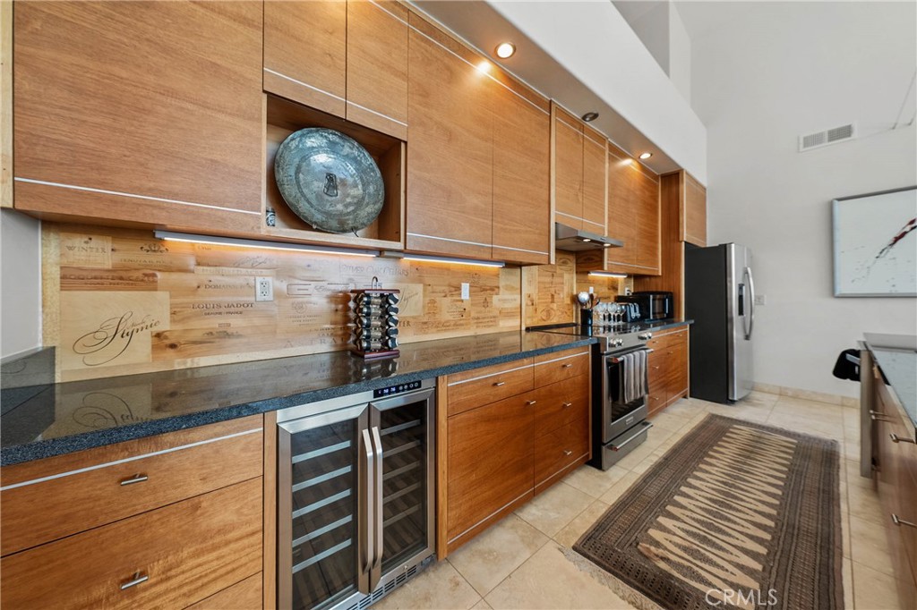 5700 Roland Rd, Lucerne, CA 95458