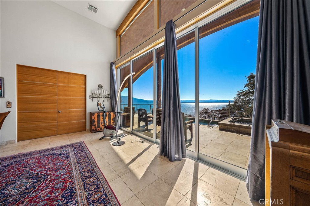 5700 Roland Rd, Lucerne, CA 95458