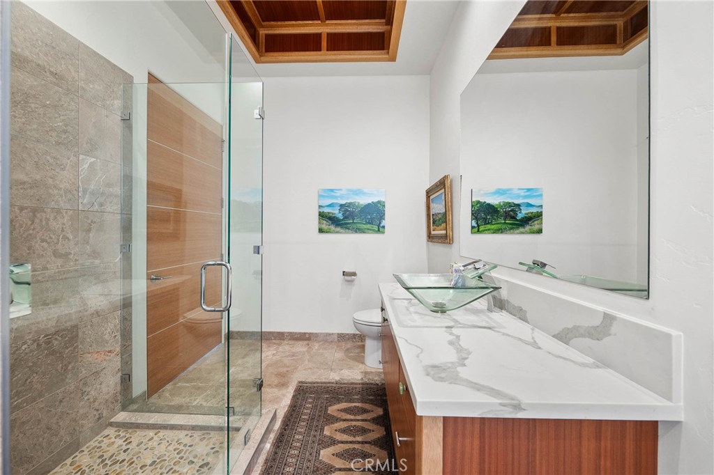 5700 Roland Rd, Lucerne, CA 95458