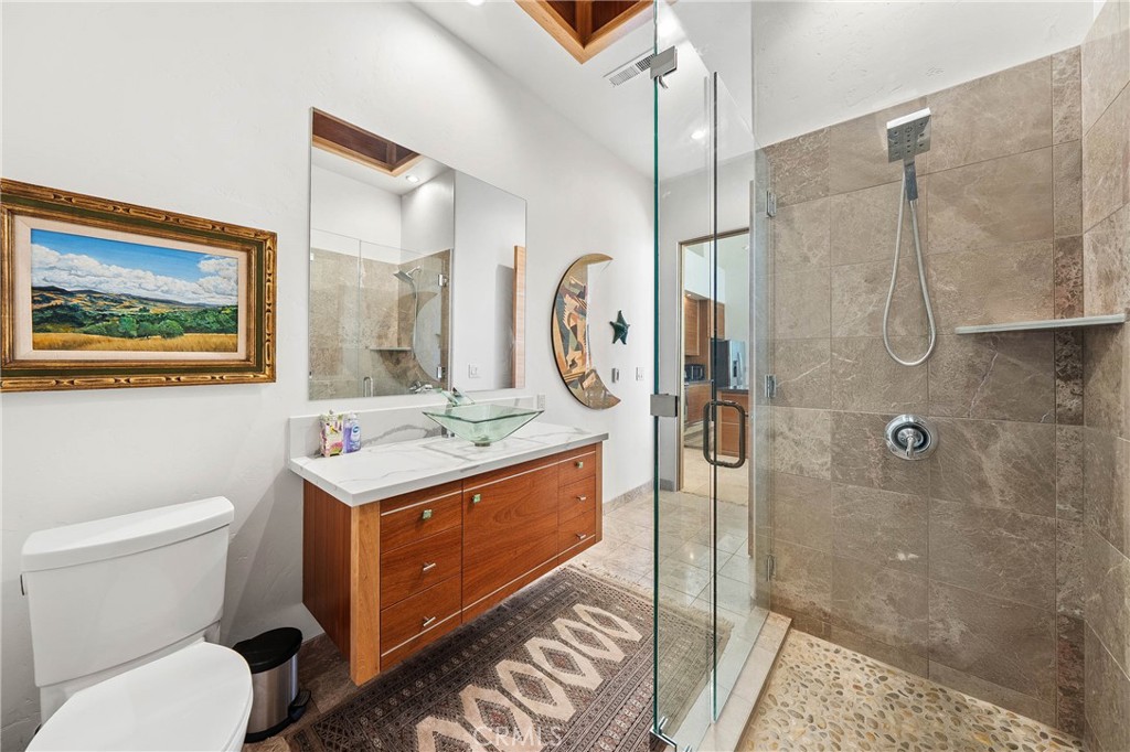 5700 Roland Rd, Lucerne, CA 95458