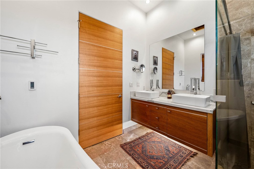 5700 Roland Rd, Lucerne, CA 95458