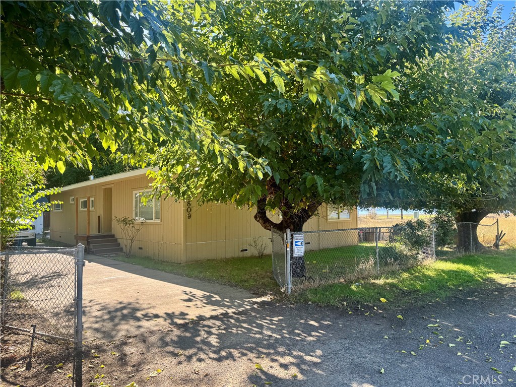 6809 Rosemont Dr, Lucerne, CA 95458