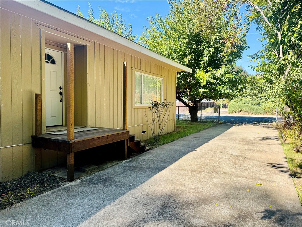 6809 Rosemont Dr, Lucerne, CA 95458