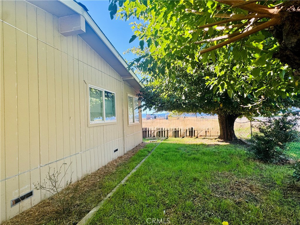 6809 Rosemont Dr, Lucerne, CA 95458