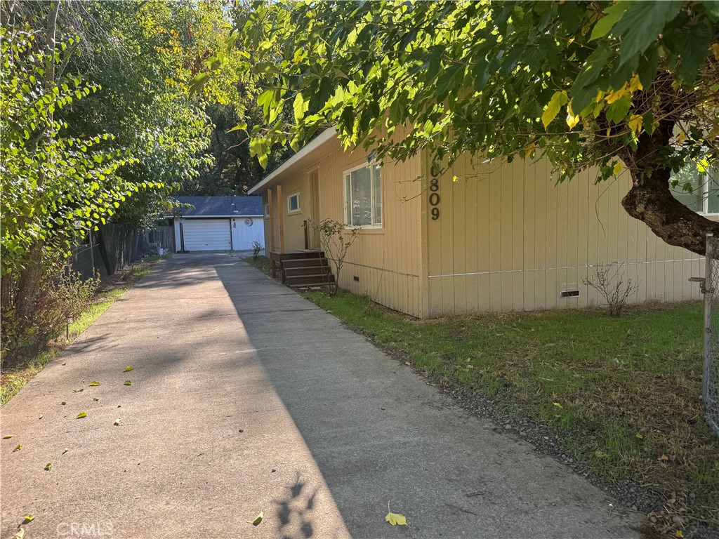 6809 Rosemont Dr, Lucerne, CA 95458