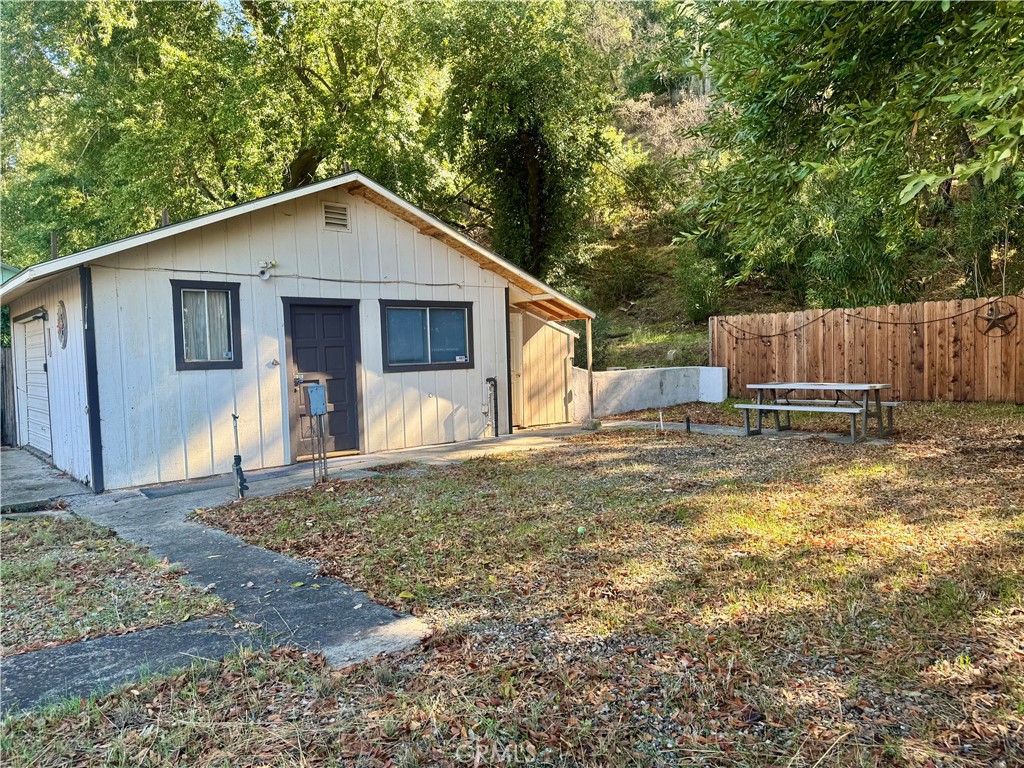 6809 Rosemont Dr, Lucerne, CA 95458