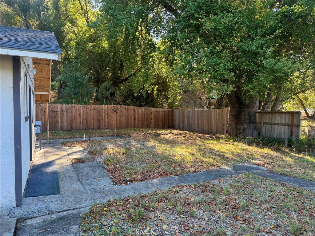 6809 Rosemont Dr, Lucerne, CA 95458