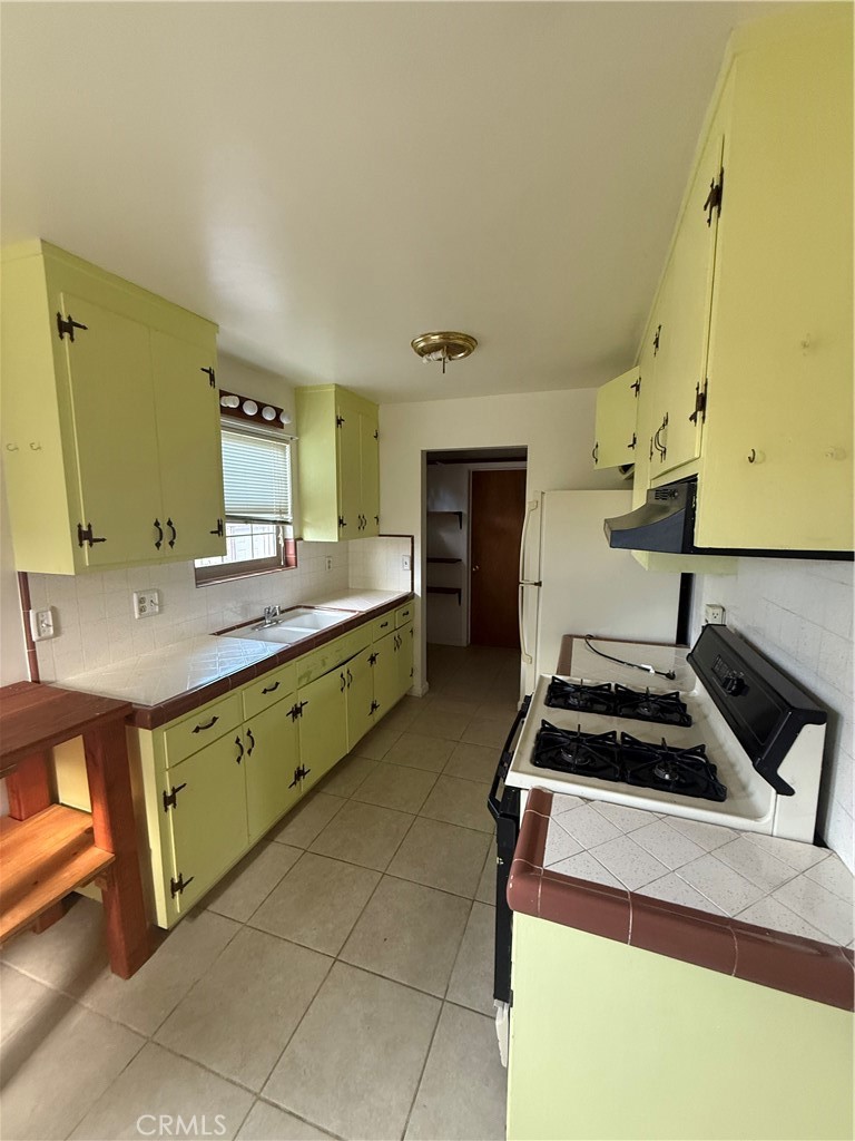 6917 Plaza Terrace, Lucerne, CA 95458