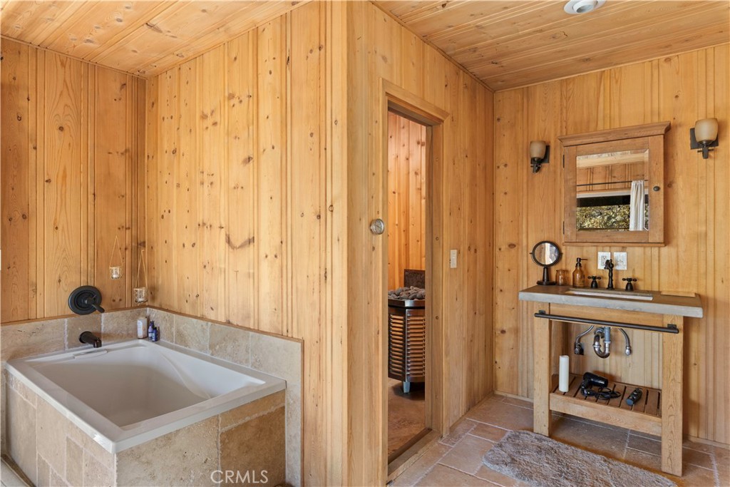 5200 Bartlett Springs Rd, Lucerne, CA 95458