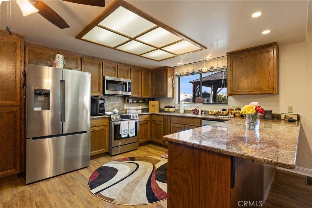 7795 Richard Dr, Lucerne, CA 95458