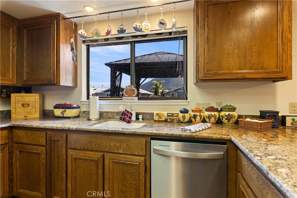 7795 Richard Dr, Lucerne, CA 95458