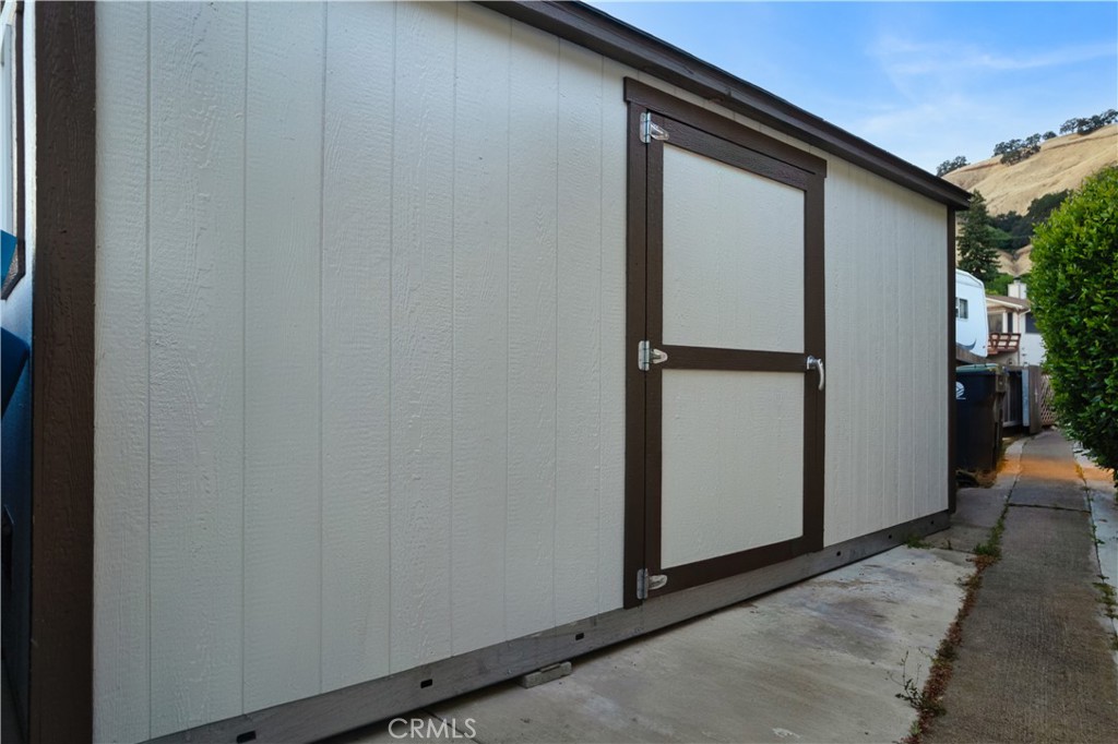 7795 Richard Dr, Lucerne, CA 95458