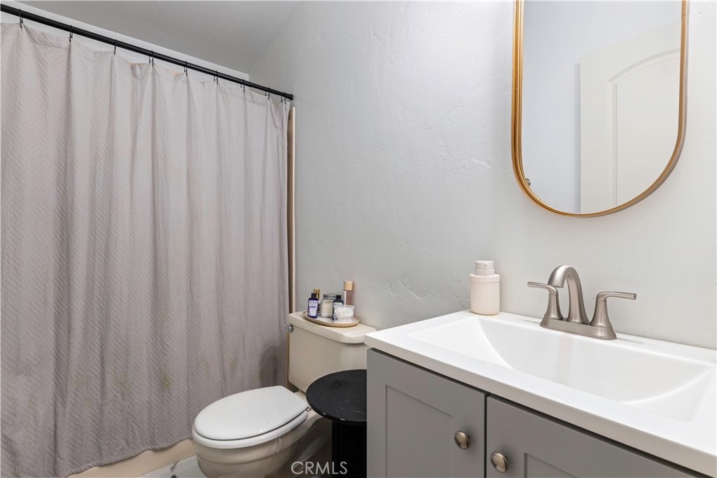 2305 Alta Vista, Lucerne, CA 95458