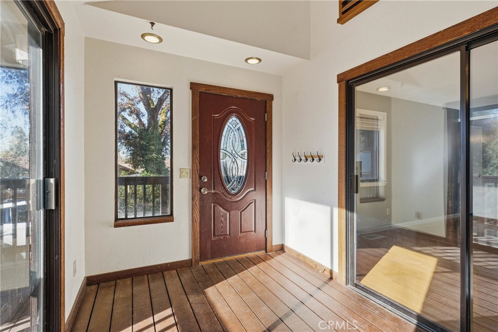 4080 Kensington Way, Lucerne, CA 95458