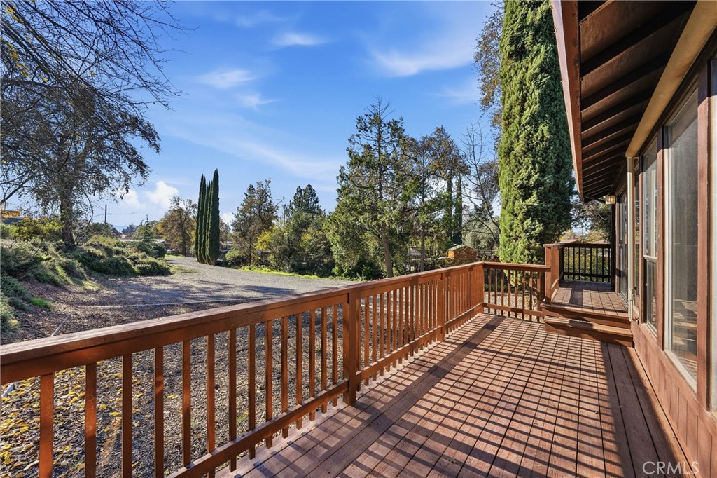 4080 Kensington Way, Lucerne, CA 95458