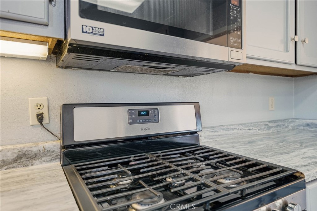 4080 Kensington Way, Lucerne, CA 95458