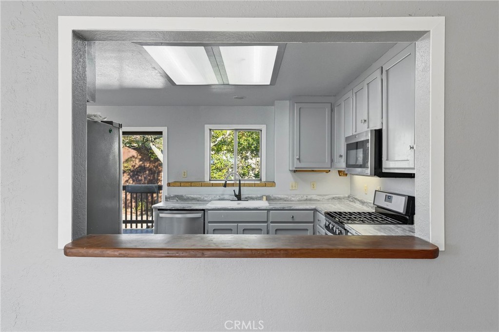 4080 Kensington Way, Lucerne, CA 95458