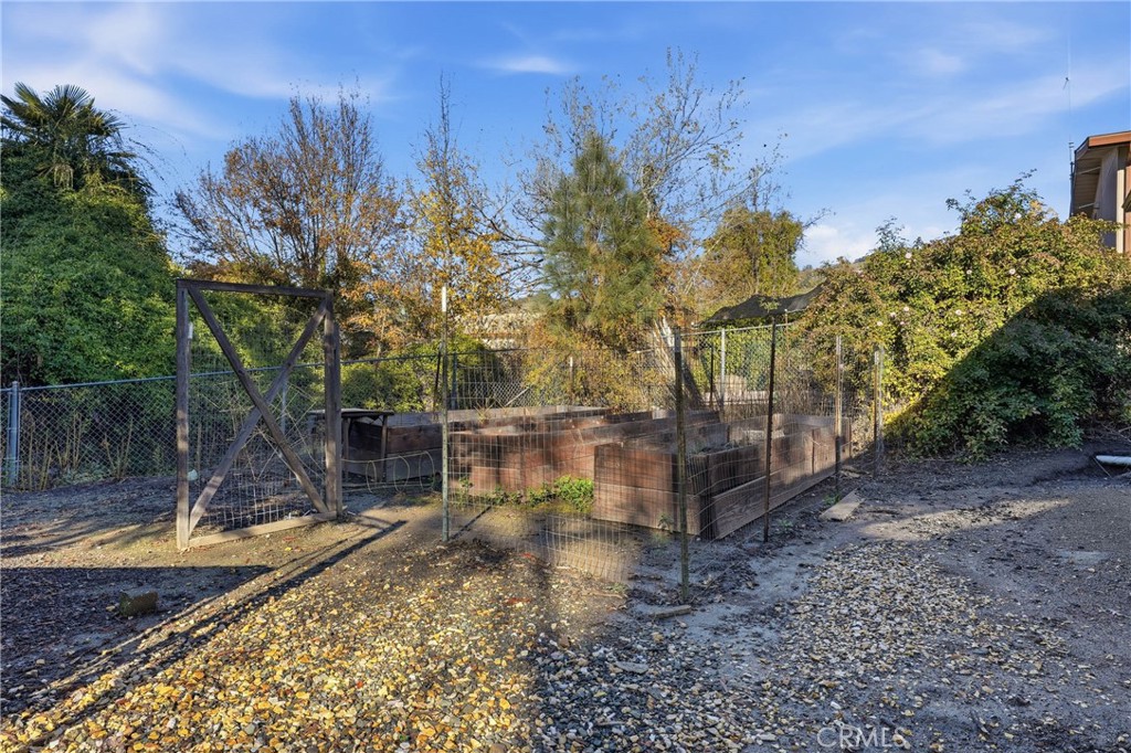 4080 Kensington Way, Lucerne, CA 95458