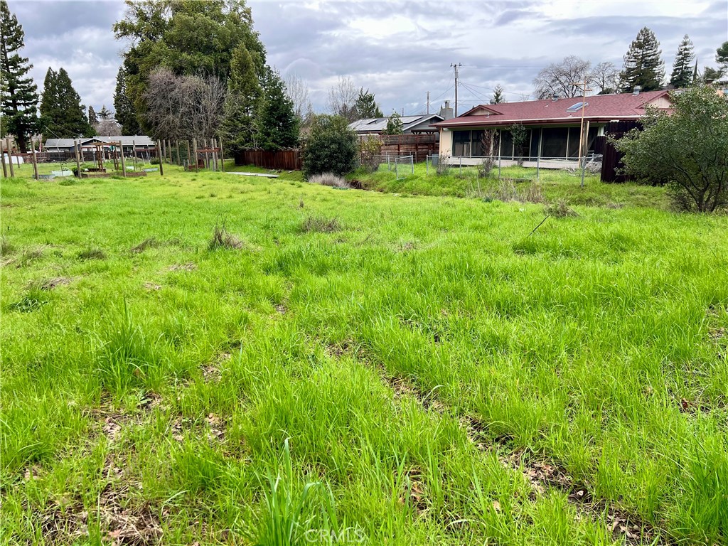 6590 Hotel Rd, Lucerne, CA 95458