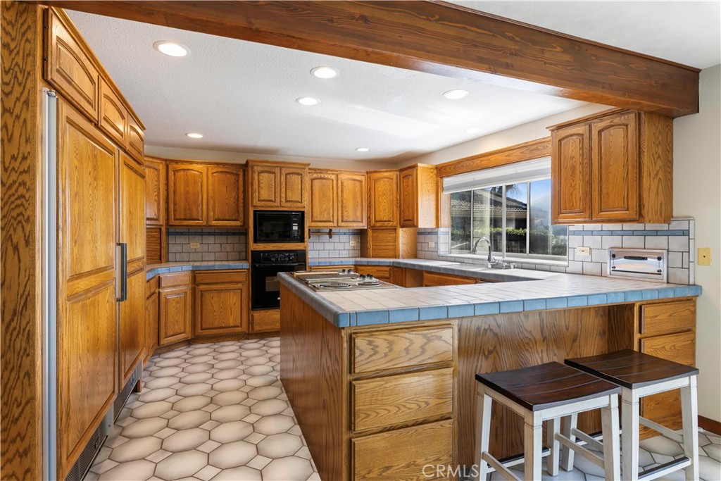 8641 Paradise Valley Blvd, Lucerne, CA 95458