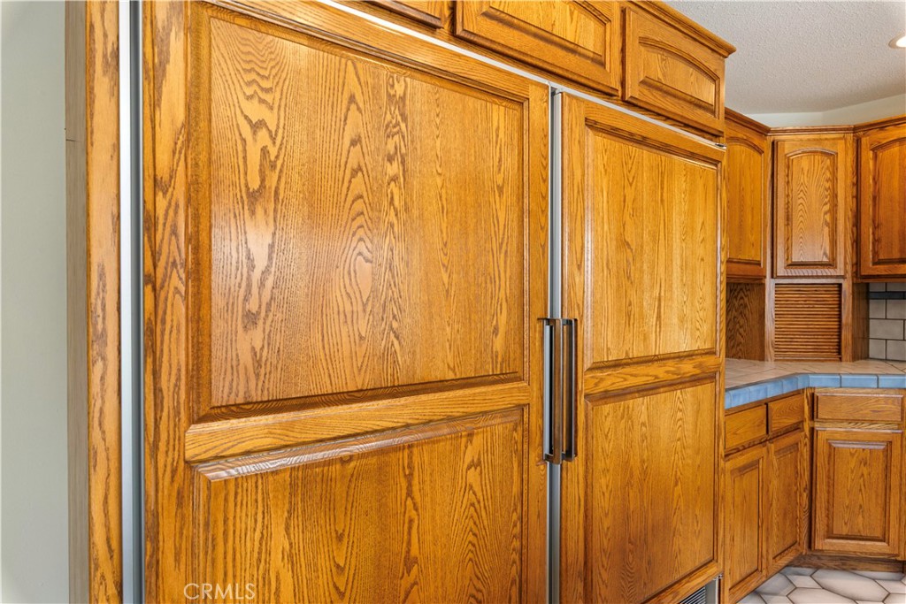 8641 Paradise Valley Blvd, Lucerne, CA 95458