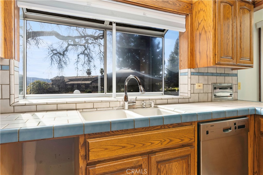 8641 Paradise Valley Blvd, Lucerne, CA 95458