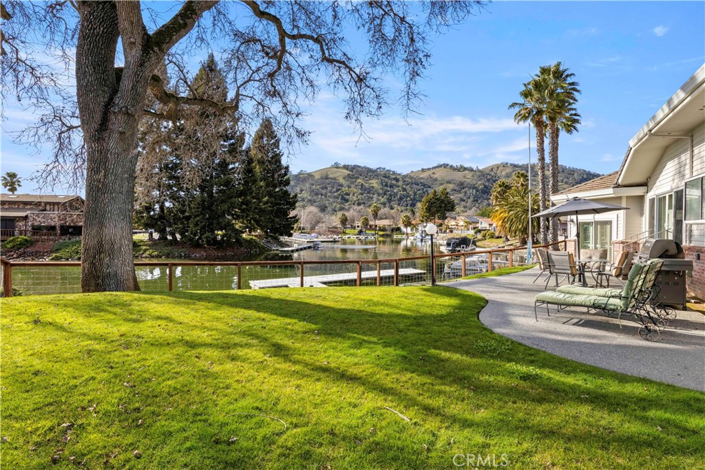 8641 Paradise Valley Blvd, Lucerne, CA 95458