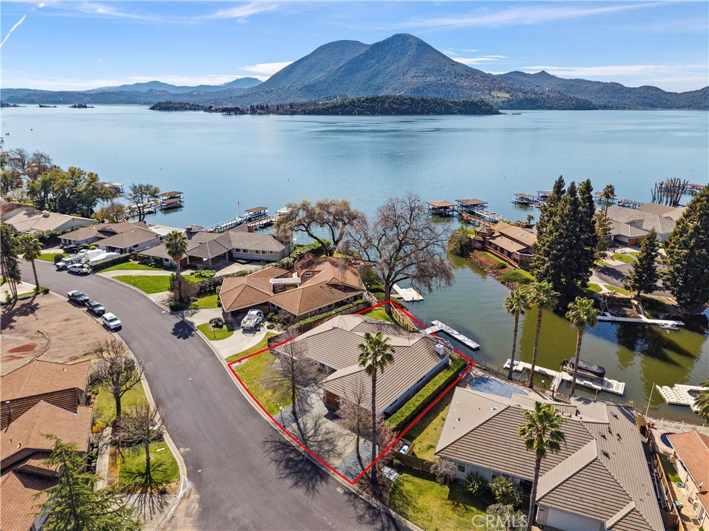 8641 Paradise Valley Blvd, Lucerne, CA 95458