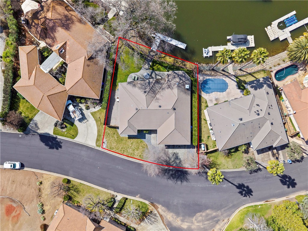8641 Paradise Valley Blvd, Lucerne, CA 95458