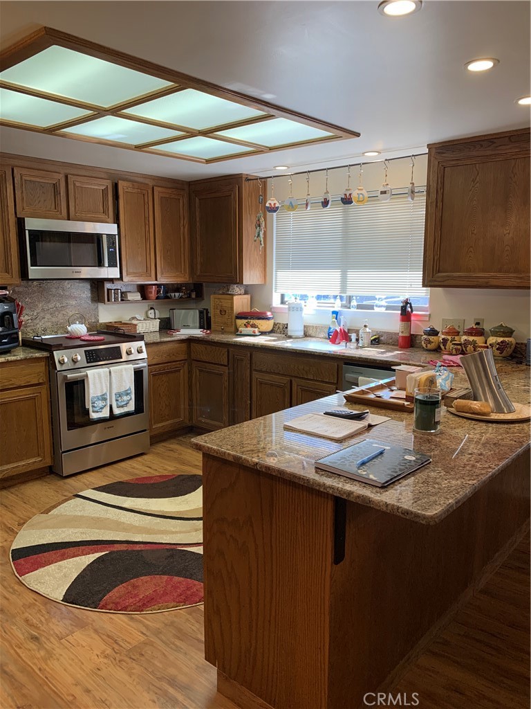 7795 RICHARD Dr, Lucerne, CA 95458