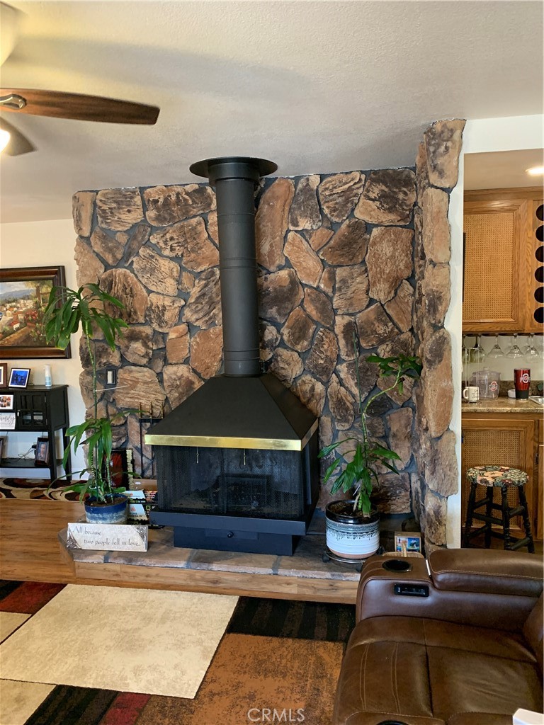 7795 RICHARD Dr, Lucerne, CA 95458