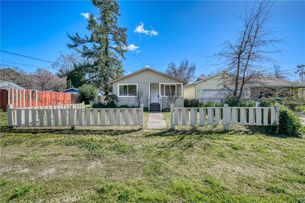 6061 1st Ave, Lucerne, CA 95458